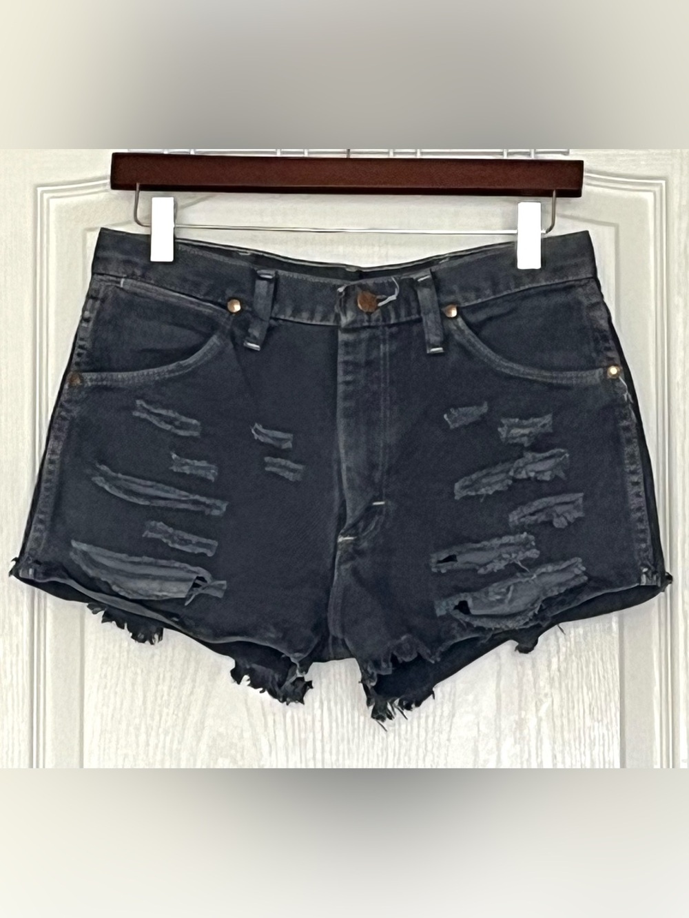 Wrangler 936 Cowboy Cut Black Distressed Cutoff Denim Shorts Frayed 30x30 Grunge